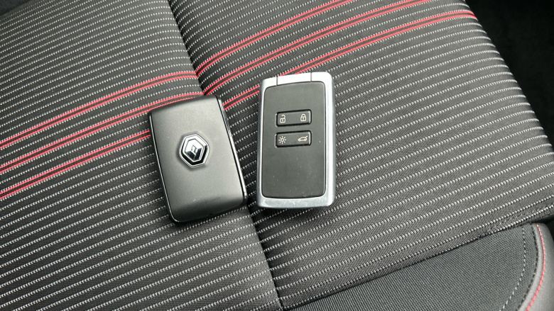 Renault Clio 1.0 TCe 100 RS Line 5dr Petrol Hatchback